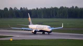 Самолет на Ryanair беше принуден да кацне аварийно във Франция