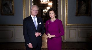 Шведският крал Карл ХVI Густав и кралица Силвия са с