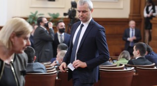 Лидерът на Възраждане Костадин Костадинов отсече от парламентарната трибуна че