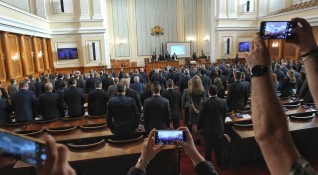 Депутатите отхвърлиха искането на Възраждане да се сформира временна комисияза