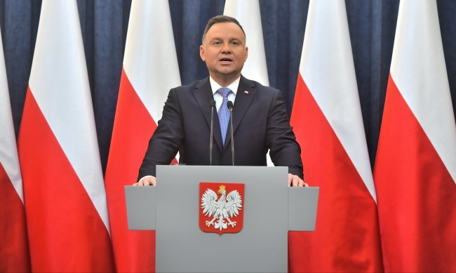 Президентът на Полша с положителен тест за коронавирус
