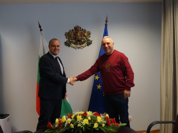 Министърът на туризма Христо Проданов се срещна с футболната легенда
