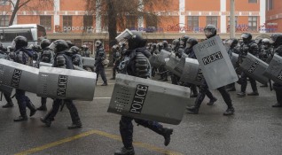 Казахстанската полиция съобщи за десетки елиминирани протестиращи в бившата столица