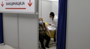 Драстично увеличаване на случаите на коронавирус отчитат повечето балкански страни