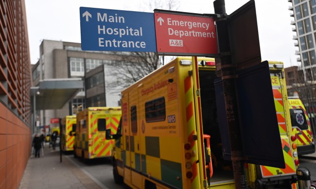 Британската армия изпрати помощ в болниците в Лондон