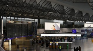Над 150 българи са блокирани на летището във Франкфурт часове