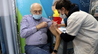Около 254 хиляди израелци са получили четвърта доза ваксина срещу