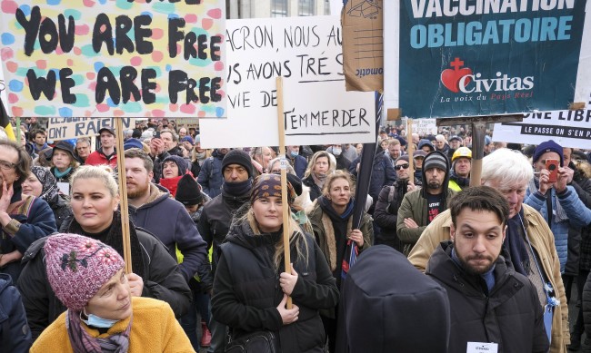 Протестиращи срещу мерките блокираха Брюксел 