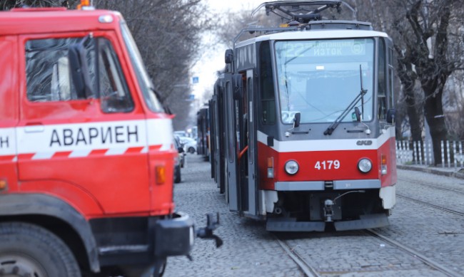 Катастрофа спря движението на трамвай 20 в София 