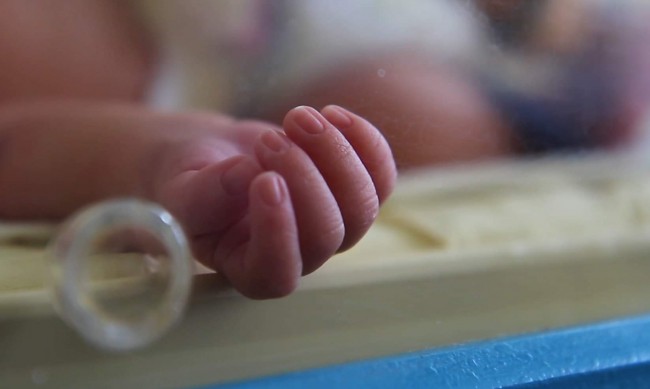 Заради Омикрон: Все повече бебета влизат в болници