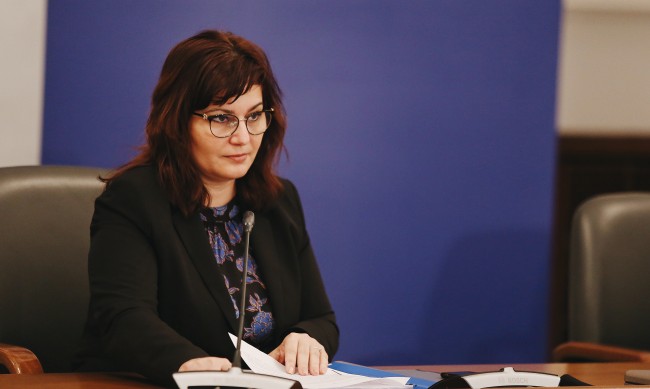 Министър Сербезова: Зелените сертификати за преболедуване остават