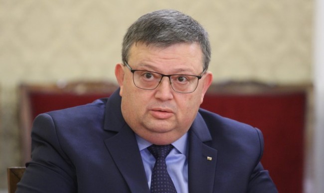 Сотир Цацаров депозира оставката си като шеф на КПКОНПИ 
