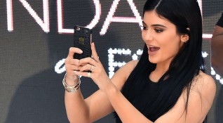 Кайли Дженър стана най следваната жена в Instagram и вторият най следван