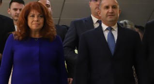 На тържествена церемония президентът и вицепрезидентът на Република България Румен