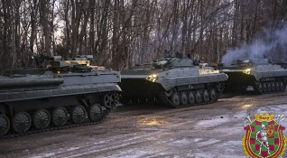 Украйна предупреди че Русия почти е завършила натрупването на сили