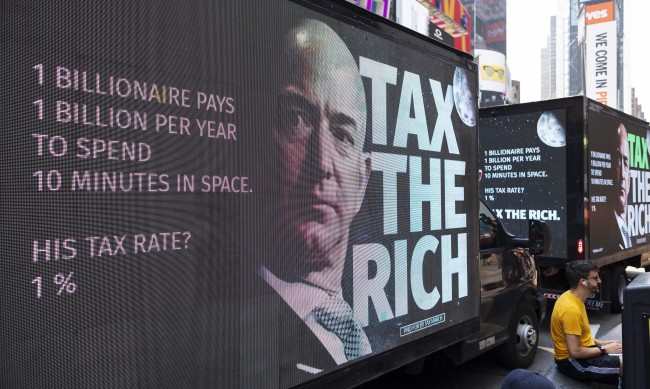 Активисти искат данък за свръхбогатите за 2,5 трлн. долара