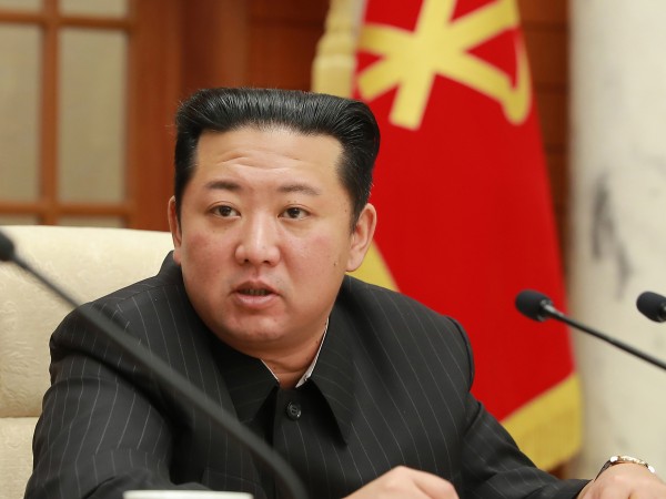 Северна Корея обмисля възобновяване на "всички временно прекратени дейности" по