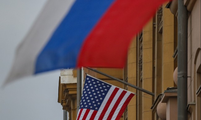 САЩ готви проект с безпрецедентни санкции срещу Русия и Путин 