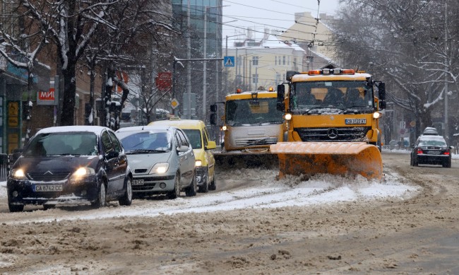 В София тази нощ във връзка с валежите от сняг
