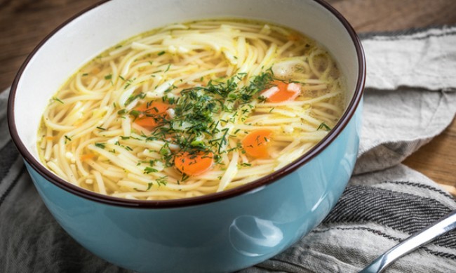 Рецептата Dnes: Супа с пилешко и домашни нудли 