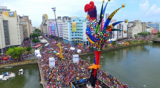 Карнавалните паради в Рио де Жанейро и Сао Пауло насрочени