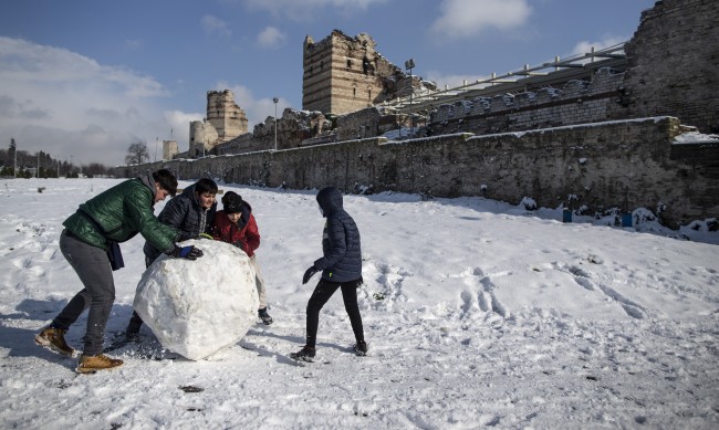 Студ скова Балканите, в Турция температурата падна до минус 33°С