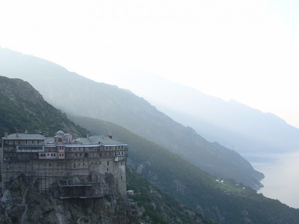 Увеличава се броят на монасите на Света гора, загубили живота