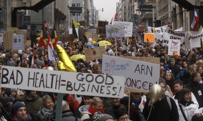 50 хил. души излязоха на протест срещу COVID ограниченията в Брюксел 