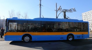 Хора сигнализират за студ в новите елекробуси от градския транспорт