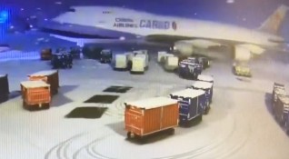 Един от товарните самолети на China Airlines катастрофира на международно
