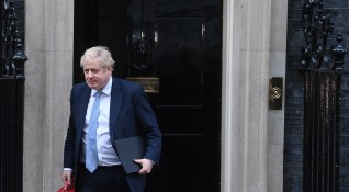 Британският министър председател Борис Джонсън се извини в парламента за поредицата