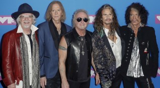 Рок музикантите от Aerosmith отложиха европейското си турне през 2022