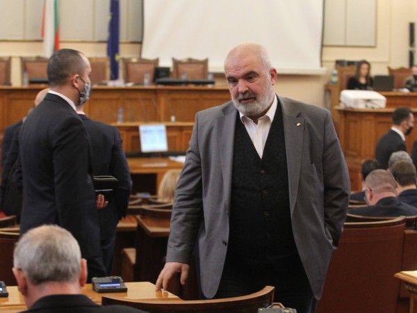 Снимка: Димитър Кьосемарлиев, Dnes.bgГЕРБ поиска оставката на председателя на Комисията