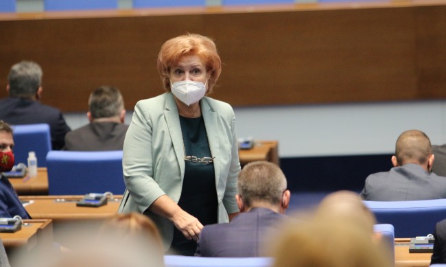 Менда Стоянова на разпит в ГД "Национална полиция"