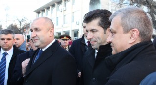 Снимка БГНЕСДържавният глава Румен Радев и министър председателят Кирил Петков пристигнаха