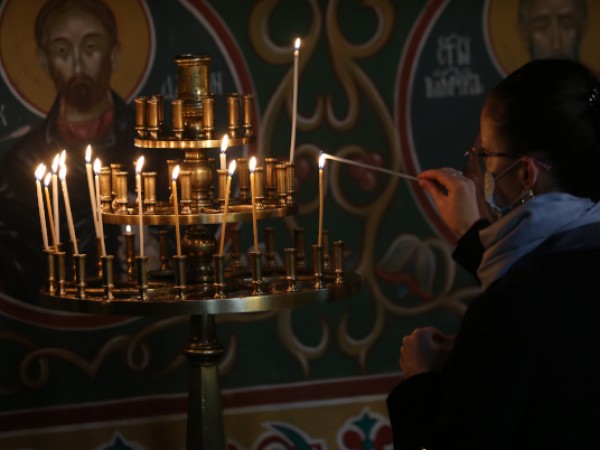 На 9 февруари православната църква почита Свети мъченик Никифор. На