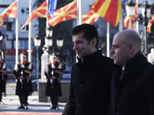 Българският премиер Кирил Петков се е обадил на македонския си