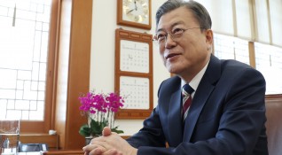 Президентът на Южна Корея Мун Дже Ин предупреди за предстояща криза