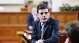 Председателят на парламента Никола Минчев поздрави депутатите с годишнината от
