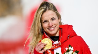 Швейцарската звезда в ските Лара Гут Бехрами спечели първа олимпийска титла