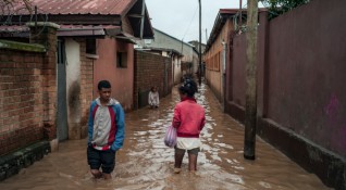 Броят на жертвите на тропическия циклон Бацирай в Мадагаскар нарасна