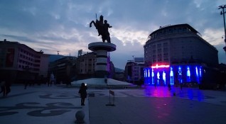 Повечето квартали на македонската столица Скопие от няколко часа са
