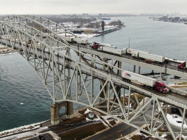 Мостът "Амбасадър", който свързва Канада и САЩ и който е