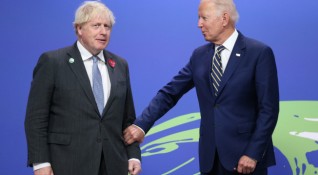 Британският премиер Борис Джонсън проведе 40 минутен телефонен разговор с американския