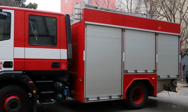 Детска игра с огън причини пожар в къща в Сливен