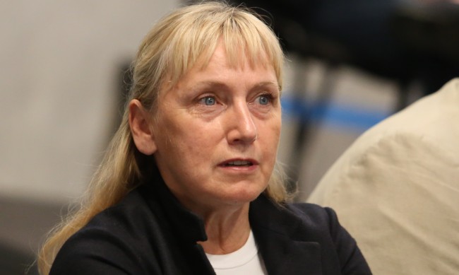 Евродепутатите не свалиха имунитета на Елена Йончева 
