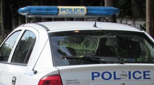 Полицията в Сливен задържа двама мъже разбили осем вендинг машини