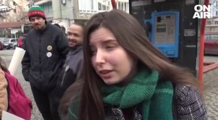 Студенти от Пловдив излязоха на протест срещу зелените сертификати и