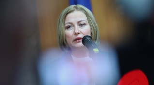 Правосъдният министър Надежда Йорданова съобщи че текат проверки на всички