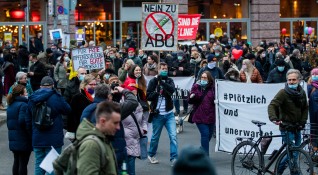 Няколко хиляди души излязоха на протест в Германия срещу здравната